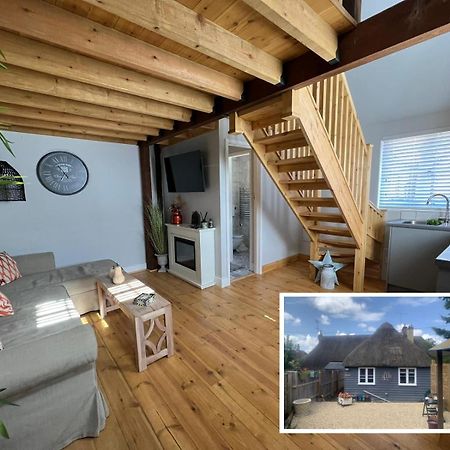 The Shack - Thatched Self Contained Annex Collingbourne Ducis Екстер'єр фото