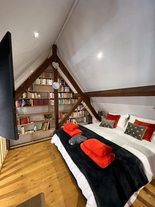 The Shack - Thatched Self Contained Annex Collingbourne Ducis Екстер'єр фото